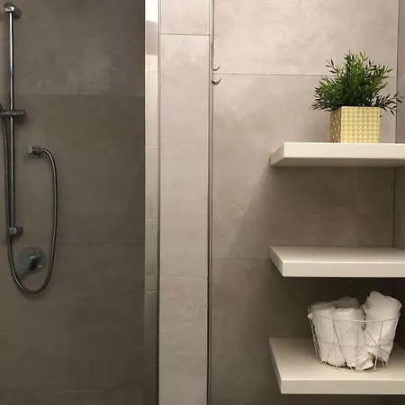 Steba 2 公寓 切法卢